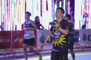 BIB: 115, 100
                            <button type="button" onclick="openModal(23215578)" class="btn btn-primary btn-sm float-right btn-popup" data-toggle="modal" data-target=".modal-high-quality">
                        <i class="fas fa-shopping-cart"></i> Add to Cart
                    </button>
                                            <button type="button" onclick="isThisMe(23215578, true)" class="btn btn-success btn-sm float-right btn-popup btn-isme hidden" data-toggle="tooltip" data-placement="bottom" title="นี่คือรูปของคุณใช่ไหม คลิกที่นี่เพื่อเอาเข้าอัลบั้ม">
                        <i class="fas fa-plus"></i> Add to album
                    </button>
                    <button type="button" onclick="isThisMe(23215578, false)" class="btn btn-warning btn-sm float-right btn-popup btn-isnotme hidden">
                        <i class="fas fa-ban"></i> Remove from album
                    </button>